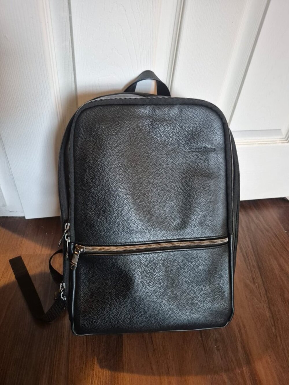 Samsonite Classic Leather Slim Backpack